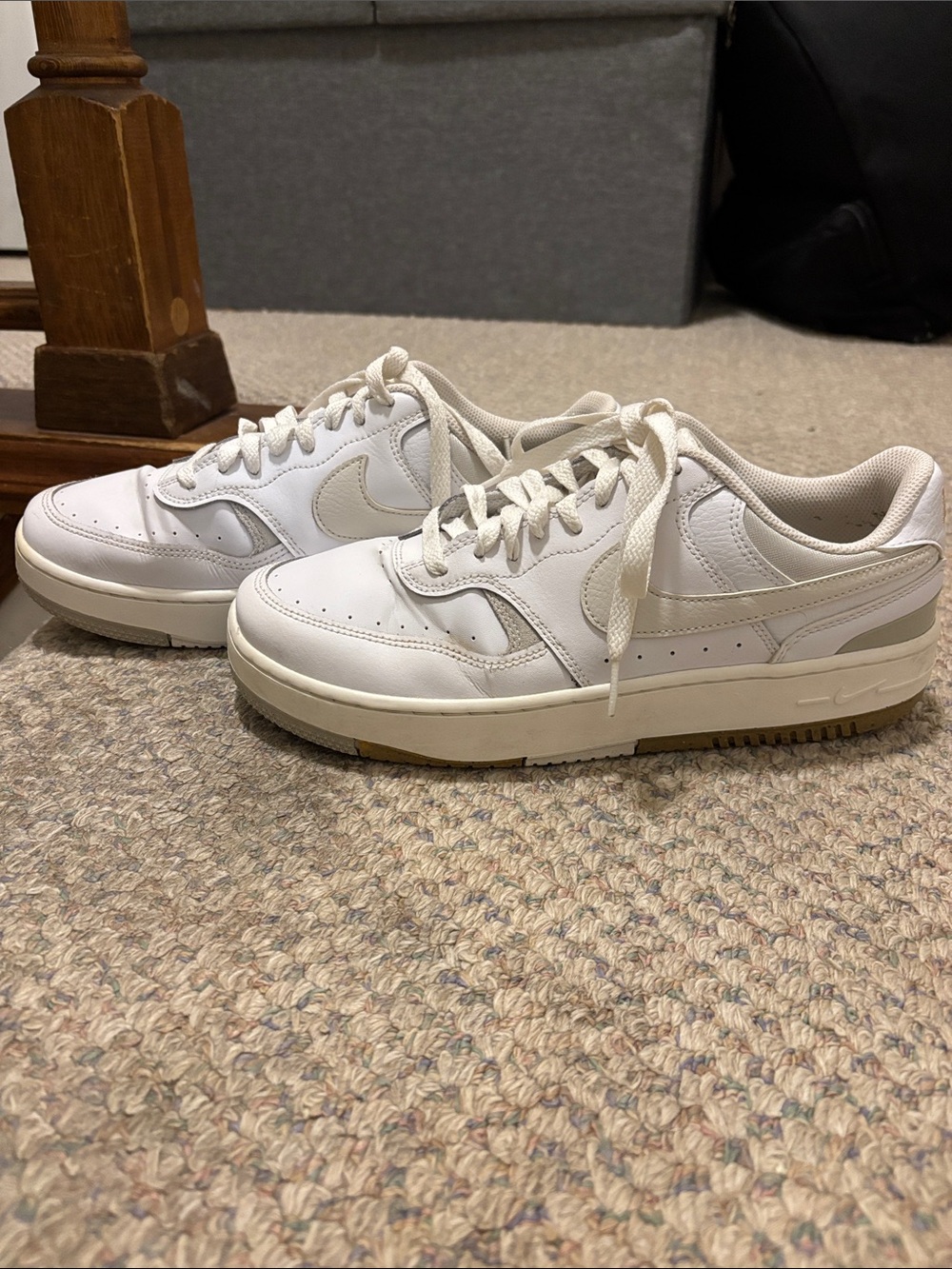 Nike Off-White/White Low-Top Sneakers